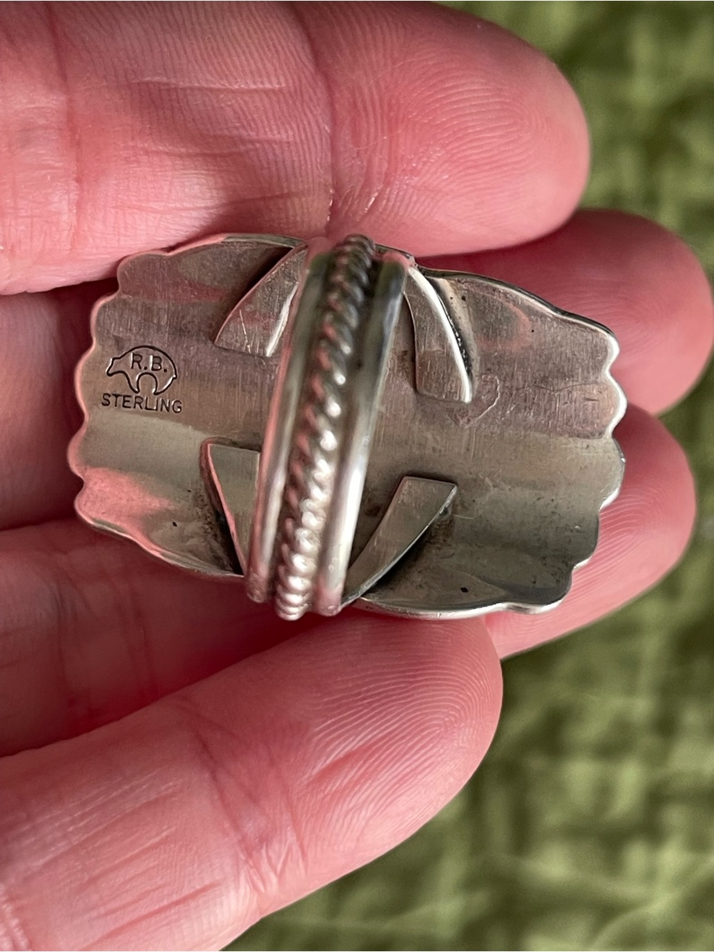 BEAUTIFUL OLD PAWN RUNNING BEAR NATIVE AMERICAN 925 TURQUOISE SHIELD RING SIZE 9 - Picture 9 of 9
